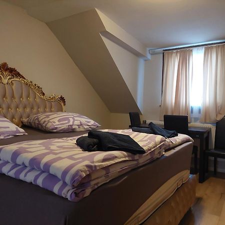 Hotel Bruchsaler Herz Esterno foto
